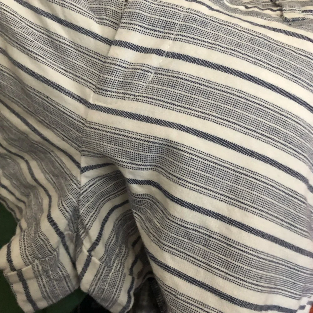 Women’s GAP 3 inch shorts - Picture 6 of 15